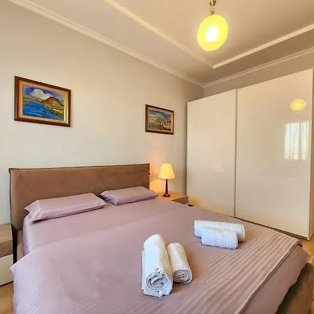 Apartment Riverside Flat W/ Free Parking & 24h Self Check-in *