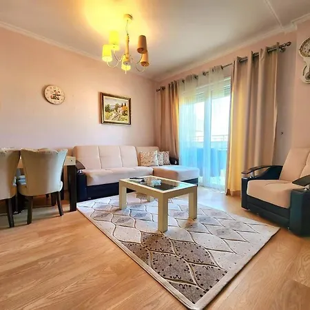 Apartment Riverside Flat W/ Free Parking & 24h Self Check-in