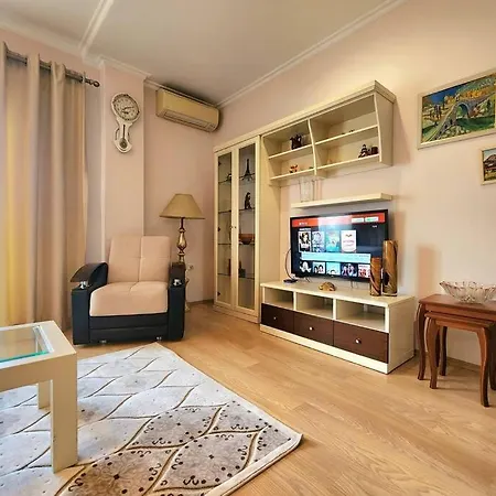 Riverside Flat W/ Free Parking & 24h Self Check-in * Tirana