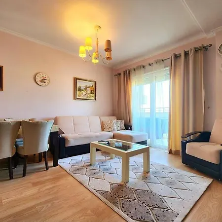 Riverside Flat W/ Free Parking & 24h Self Check-in Apartment Tirana