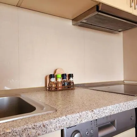 Riverside Flat W/ Free Parking & 24h Self Check-in * Tirana