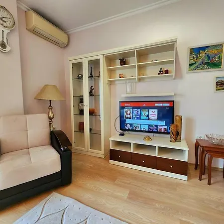 Riverside Flat W/ Free Parking & 24h Self Check-in Apartment Tirana
